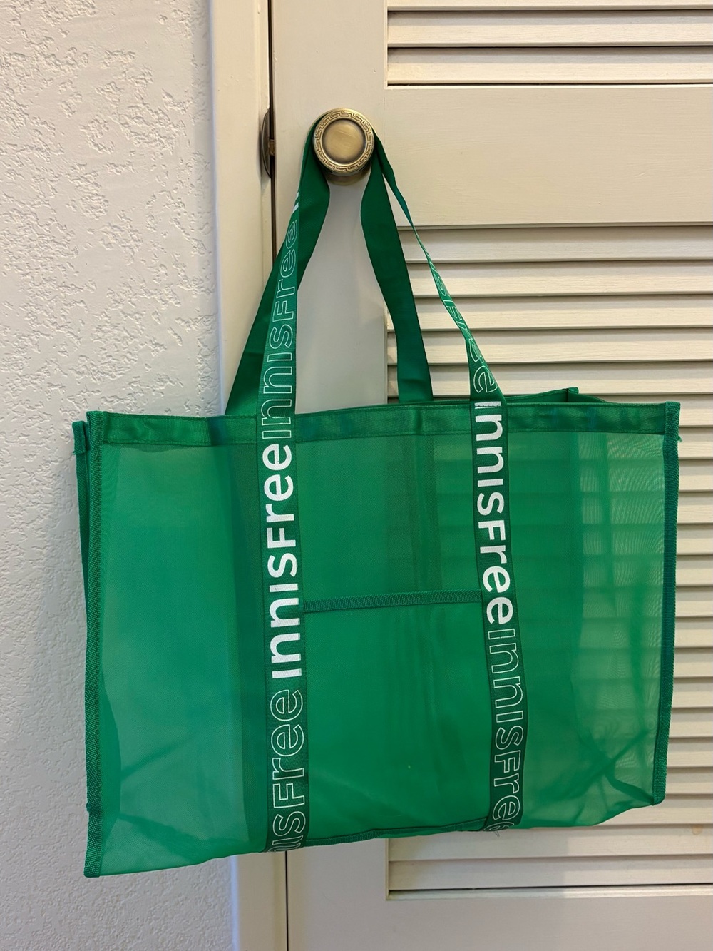 innisfree Green Mesh Tote with Logo Straps